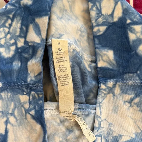 Blue and White diamond dye lulu leggings - Picture 8 of 9